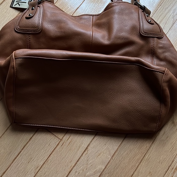 The Sac cognac Shoulder Bag - Picture 2 of 7